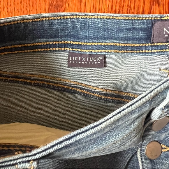 NYDJ Teresa Button Fly Raw Hem Ankle Wide Leg Jeans in Clean Clayburn, Size 12 - Picture 5 of 15